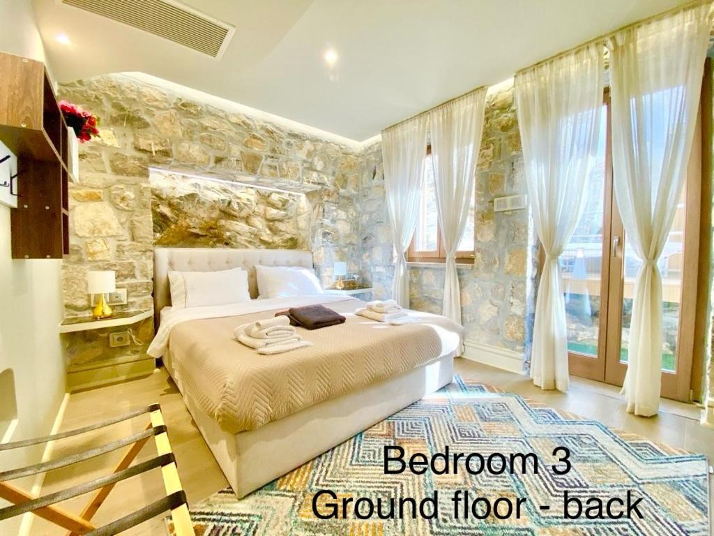 Villasonboard Rock Villa 3 Bed, 3 Bath, Jacuzzi, Seaside Ermioni Eksteriør billede