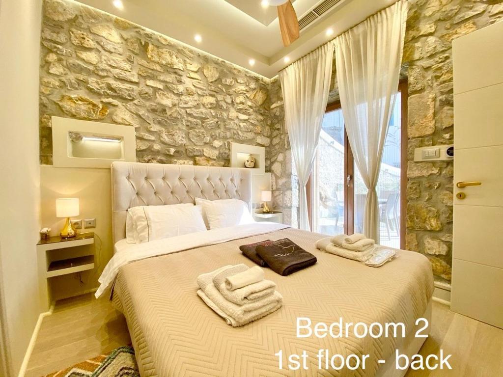 Villasonboard Rock Villa 3 Bed, 3 Bath, Jacuzzi, Seaside Ermioni Eksteriør billede