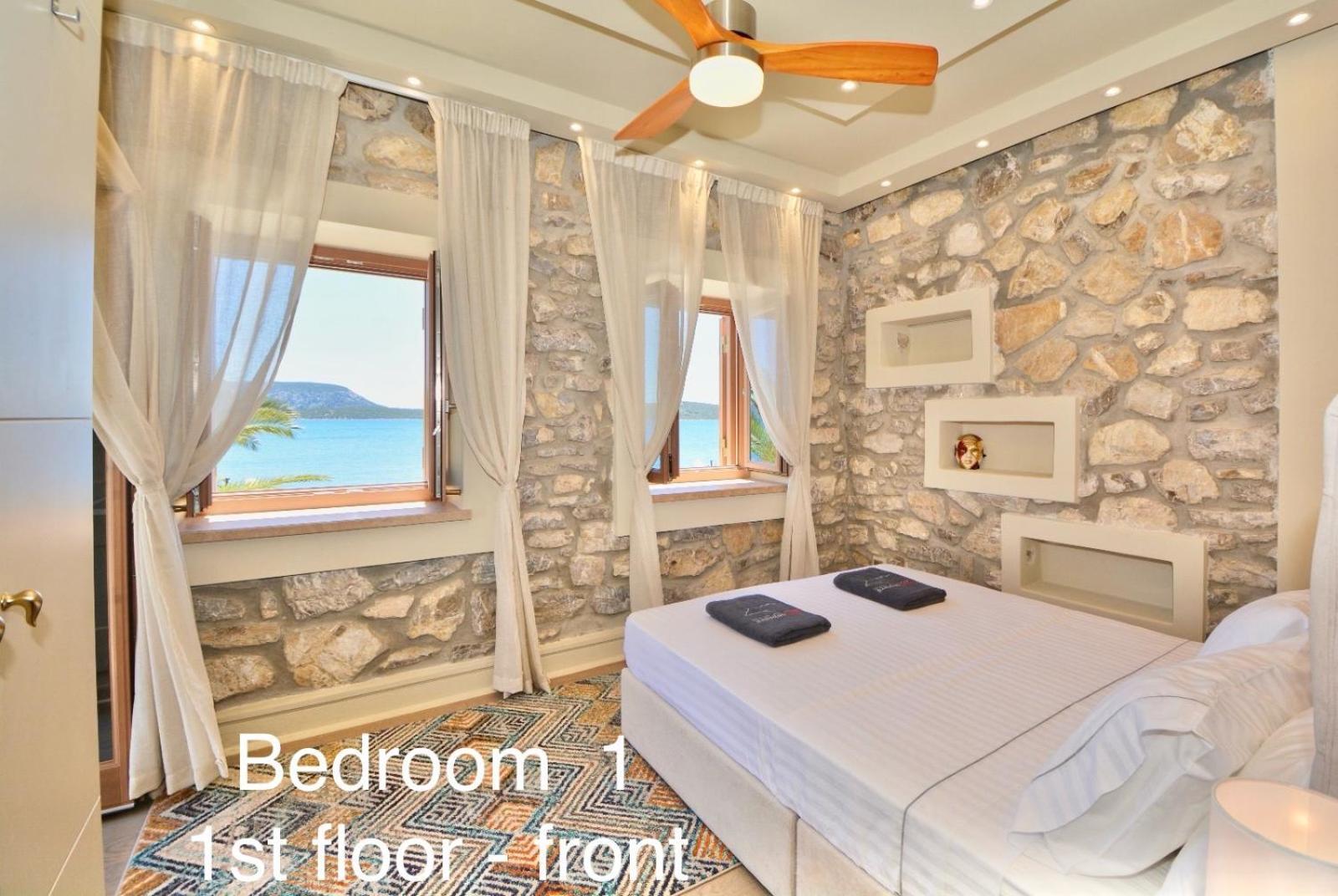 Villasonboard Rock Villa 3 Bed, 3 Bath, Jacuzzi, Seaside Ermioni Eksteriør billede