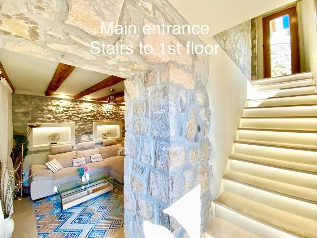 Villasonboard Rock Villa 3 Bed, 3 Bath, Jacuzzi, Seaside Ermioni Eksteriør billede