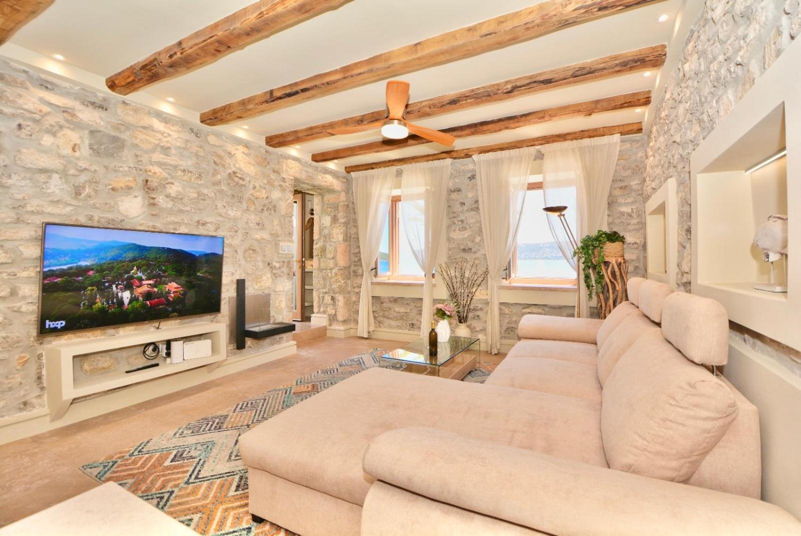Villasonboard Rock Villa 3 Bed, 3 Bath, Jacuzzi, Seaside Ermioni Eksteriør billede